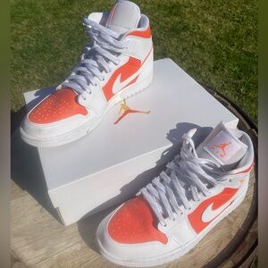 Nike Air Jordan 1 Mid SE